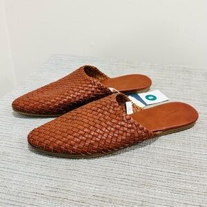 NWT Universal Thread Women's Dinah Mule Flats with Memory Foam Insole Tan Sz 9